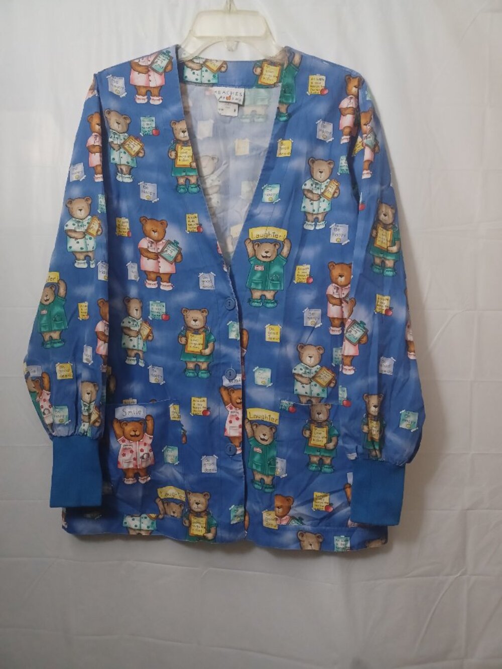 PEACHES UNIFORMS ALL OVER TEDDY BEAR BUTTON FRONT SCRUB JACKET  SIZE LARGE
